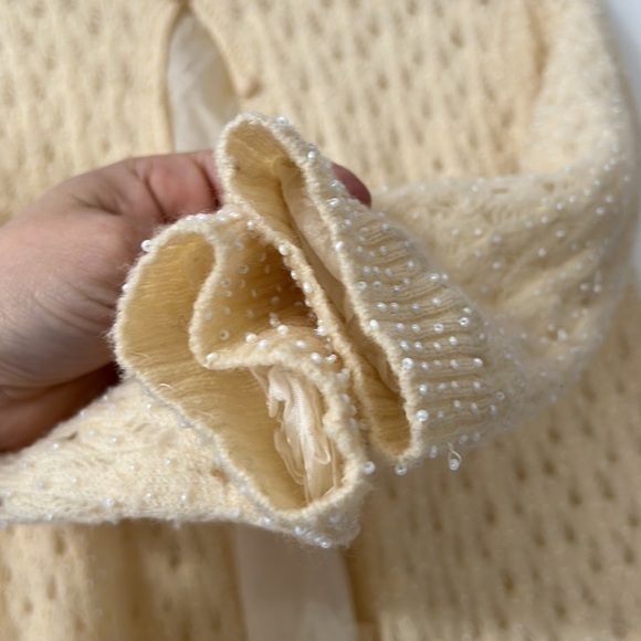 Vintage Alexander’s wool crochet knit, pearl button, front cardigan small - Picture 3 of 7